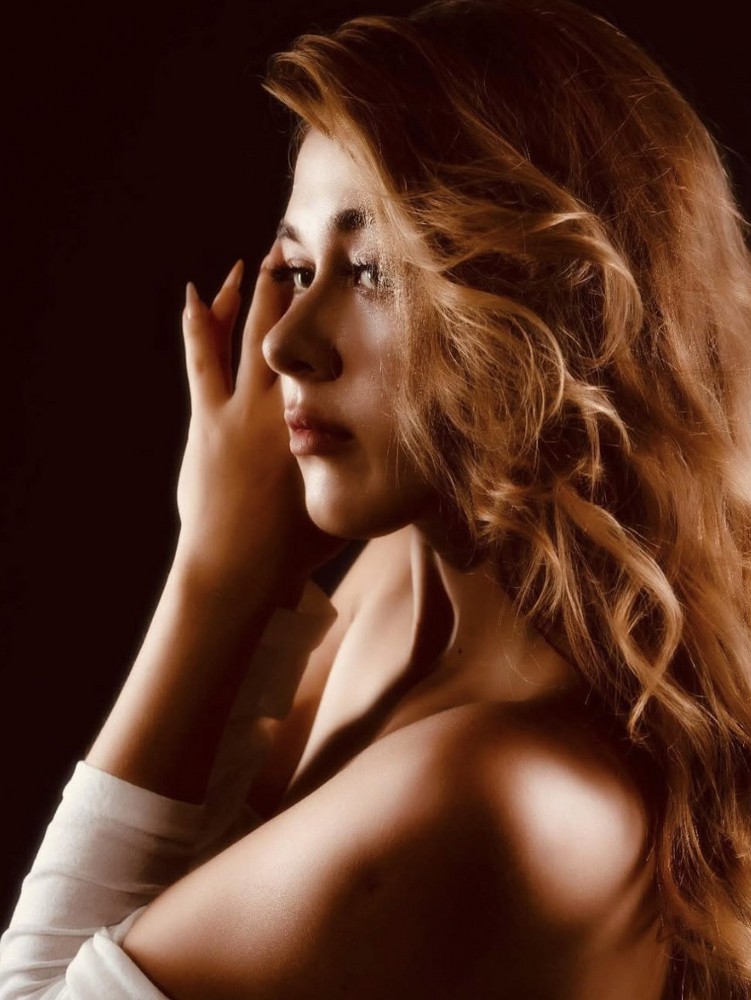 Amely model