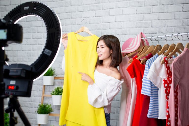 Livestream bán hàng là gì?