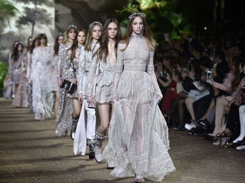 Người mẫu thời trang cao cấp