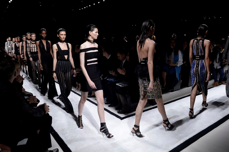 Những quy tắc "hơn cả vàng" trong phong cách đi catwalk