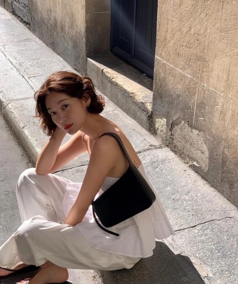 Tư thế tạo dáng ngồi bệt