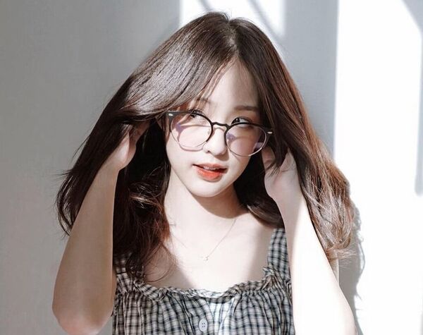 Kiểu không nhìn vào ống kính 