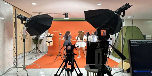 Các doanh nghiệp tận dụng dịch vụ livestream bán hàng để xây dựng thương hiệu